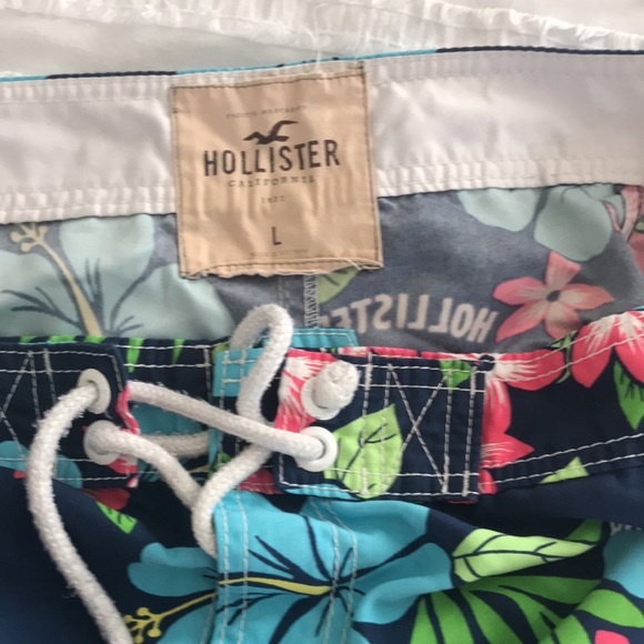 Hollister Large Swimtrunks - Picture 3 of 3